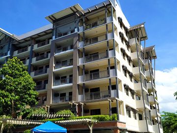 Fully Furnished Available 3 Bedroom Unit with Parking Slot Acacia Estates Taguig City