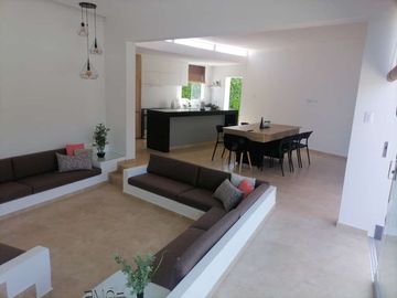Se Vende Amplia Casa De Campo En Cañete Imperial