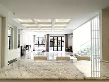 Rumah Townhouse Kemang Spek Sultan Siap Huni