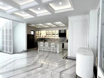 Rumah Townhouse Kemang Spek Sultan Siap Huni