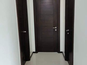 RENT TO OWN Condo unit at TRION TOWERS BGC near SM AURA MOVE in as fast as 30days 800K cash out only