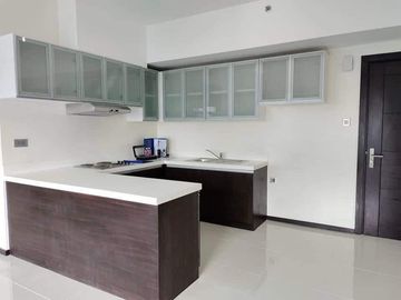 RENT TO OWN Condo unit at TRION TOWERS BGC near SM AURA MOVE in as fast as 30days 800K cash out only
