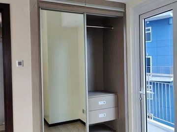 RENT TO OWN Condo unit at TRION TOWERS BGC near SM AURA MOVE in as fast as 30days 800K cash out only