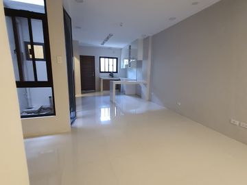New Townhouses in Antipolo Valley for Sale