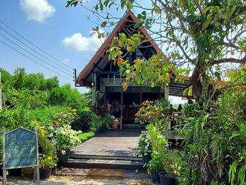 Eco Resort with potential for 20 bedrooms in Rayong