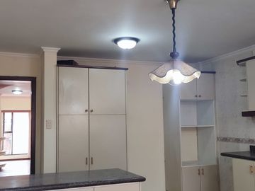 CASA INDEPENDIENTE EN VENTA. CON PISCINA EN FICOA. AMBATO