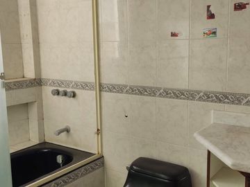 CASA INDEPENDIENTE EN VENTA. CON PISCINA EN FICOA. AMBATO