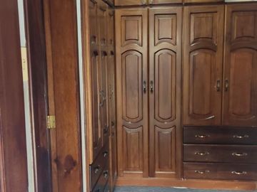 CASA INDEPENDIENTE EN VENTA. CON PISCINA EN FICOA. AMBATO