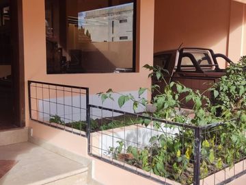 CASA INDEPENDIENTE EN VENTA. CON PISCINA EN FICOA. AMBATO