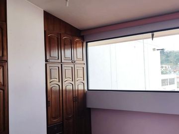 CASA INDEPENDIENTE EN VENTA. CON PISCINA EN FICOA. AMBATO
