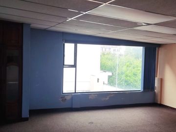 CASA INDEPENDIENTE EN VENTA. CON PISCINA EN FICOA. AMBATO
