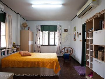 Lovely residence on Mae Ramphung beach.