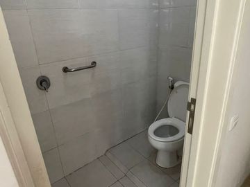JUAL RUMAH 2 lantai Perum. Grand Harvest Kebraon Sby