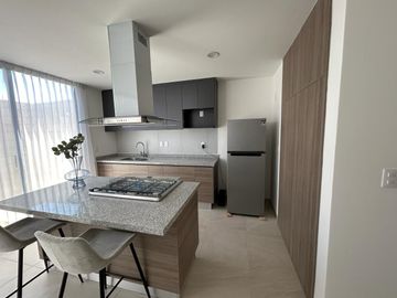 HERMOSA CASA con 3 Rec y Roof Garden ubicada en Circuito Universidades Qro JF