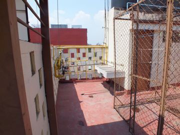 EXELENTE DEPARTAMENTO EN AV. UNIVERSIDAD, BIEN UBICADO.