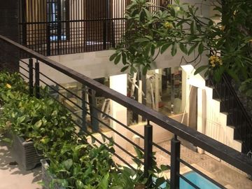 DIJUAL RUMAH MANYAR KARTIKA BESAR MEWAH 2,5LT DEKAT MERR KERTAJAYA SHM