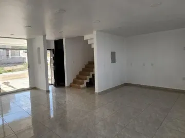 Casa Nueva en Venta, 3 Pisos Fracc. Camino Real, Mineral de La Reforma, Hidalgo.