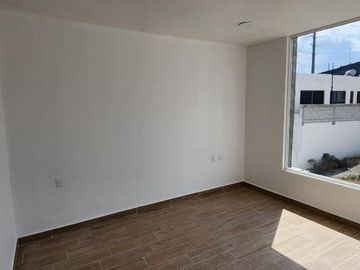 Casa Nueva en Venta, 3 Pisos Fracc. Camino Real, Mineral de La Reforma, Hidalgo.