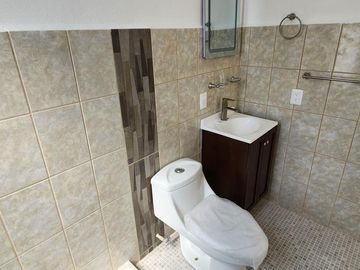 Casa Nueva en Venta, 3 Pisos Fracc. Camino Real, Mineral de La Reforma, Hidalgo.