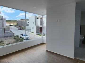 Casa Nueva en Venta, 3 Pisos Fracc. Camino Real, Mineral de La Reforma, Hidalgo.