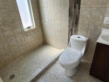 Casa Nueva en Venta, 3 Pisos Fracc. Camino Real, Mineral de La Reforma, Hidalgo.