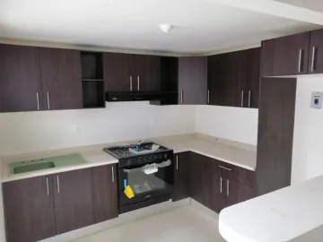Casa Nueva en Venta, 3 Pisos Fracc. Camino Real, Mineral de La Reforma, Hidalgo.