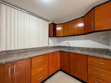 Suite central en venta cerca al estadio Av. Marañon