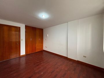 Suite central en venta cerca al estadio Av. Marañon