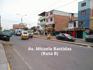 Casa con Local Comercial en Avenida Comercial en Villa El Salvador