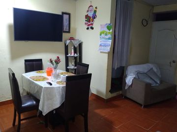 Casa con Local Comercial en Avenida Comercial en Villa El Salvador