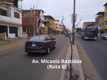 Casa con Local Comercial en Avenida Comercial en Villa El Salvador