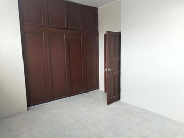 Amplia Villa Sur de Guayaquil VENDO de oportunidad.  ciudadela cerrada