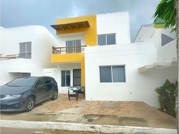 VENTA DE CASA EN URBANIZACIÓN PLAYA VILLAGE - KM 11.5 VÍA A DATA (ANNY)