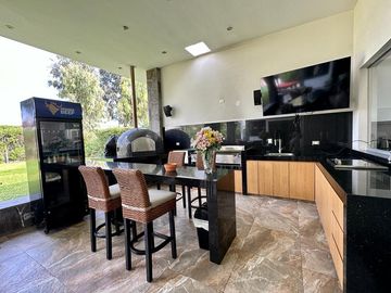 🏡☀️ HERMOSA CASA CON AMPLIOS AMBIENTES Y ZONAS SOCIALES DE LUJO