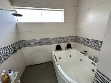 🏡☀️ HERMOSA CASA CON AMPLIOS AMBIENTES Y ZONAS SOCIALES DE LUJO