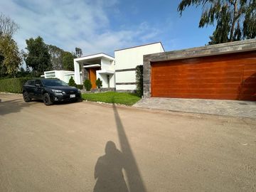 🏡☀️ HERMOSA CASA CON AMPLIOS AMBIENTES Y ZONAS SOCIALES DE LUJO