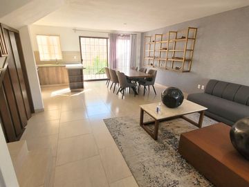 ¡Precios de preventa! Casa en venta al sur en Lucerna Residencial
