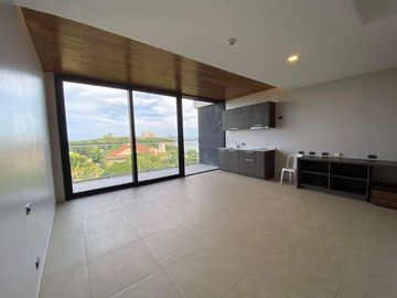 7XX The Reef Mactan Residences