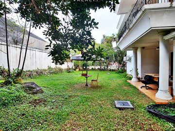 Rumah Cantik Lokasi Strategis Dijual Di Kemang Dalam Jakarta Selatan