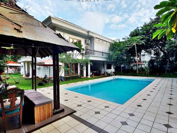 Rumah Cantik Lokasi Strategis Dijual Di Kemang Dalam Jakarta Selatan