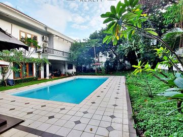 Rumah Cantik Lokasi Strategis Dijual Di Kemang Dalam Jakarta Selatan