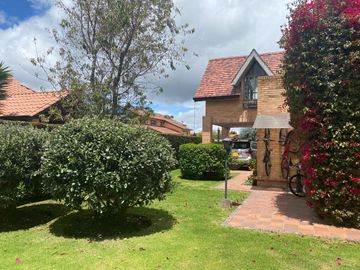 CASA EN VENTA CAJICA