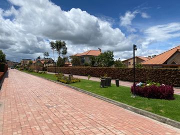 CASA EN VENTA CAJICA
