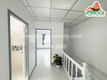 หมู่บ้านพงษ์ศิริชัย2 ซอยเพชรเกษม85 (รีโนเวท) ใกล้ดูโฮมเพชรเกษม