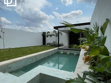 Casa en venta lista para entrega equipada con alberca en Temozón