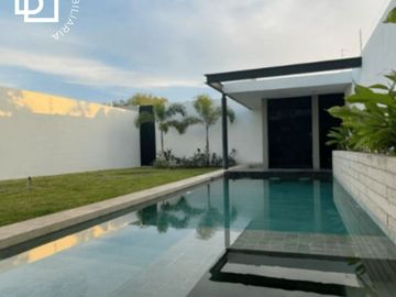 Casa en venta lista para entrega equipada con alberca en Temozón