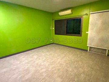 ขายทาวน์โฮม 3 ชั้น 18 ตร.ว. หมู่บ้านร่มรื่น 2 ซอยโชคชัย 4 แยก 70 ถนนลาดพร้าว 3.6 ล้านบาท