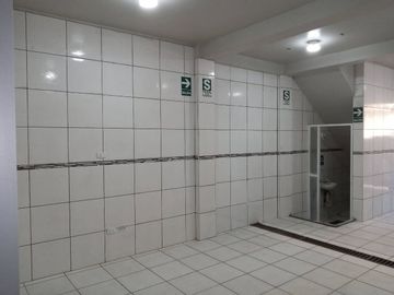 EXCELENTE OPORTUNIDAD, CASA DE 3 PISOS IDEAL PARA NEGOCIO O VIVIENDA EN VILLA MARÍA DEL TRIUNFO
