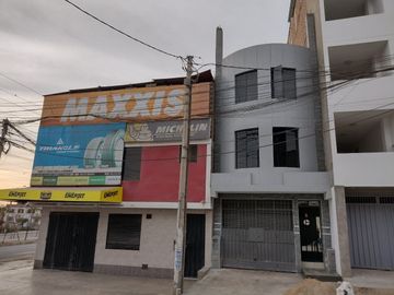 EXCELENTE OPORTUNIDAD, CASA DE 3 PISOS IDEAL PARA NEGOCIO O VIVIENDA EN VILLA MARÍA DEL TRIUNFO