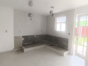 SE VENDE CASA EN  SAN MATEO ATARASQUILLO LERMA EDO. DE MEXICO separamos casa y terreno $1,500,000